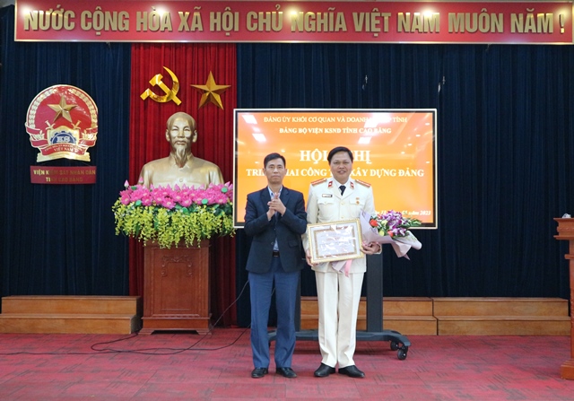 Đảng bộ Viện KSND tỉnh Cao Bằng "hoàn thành xuất sắc nhiệm vụ" tiêu biểu năm 2022