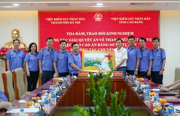 Viện KSND tỉnh Cao Bằng tổ chức Tọa đàm trao đổi kinh nghiệm với Viện KSND thành phố Hà Nội