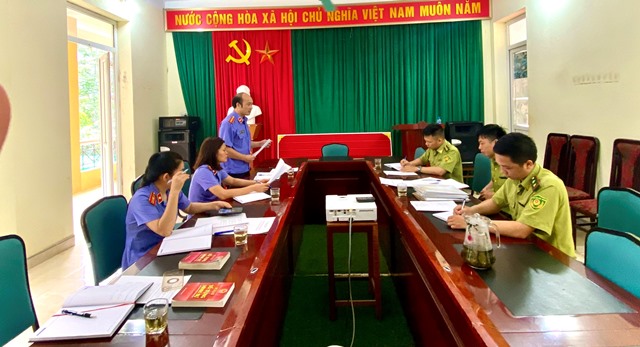 Đoàn kiểm sát làm việc tại Hạt Kiểm lâm huyện Bảo Lạc