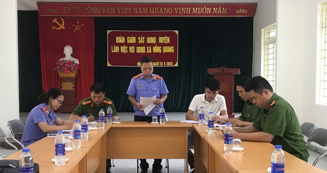Đồng chí Nguyễn Văn Quyến – Viện trưởng, Trưởng đoàn kết luận cuộc kiểm sát